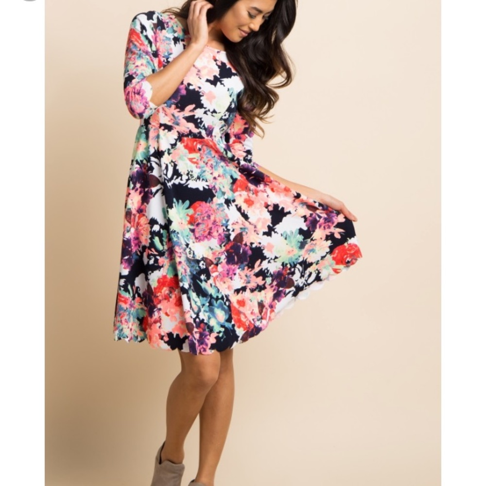 Beautiful maternity dress!